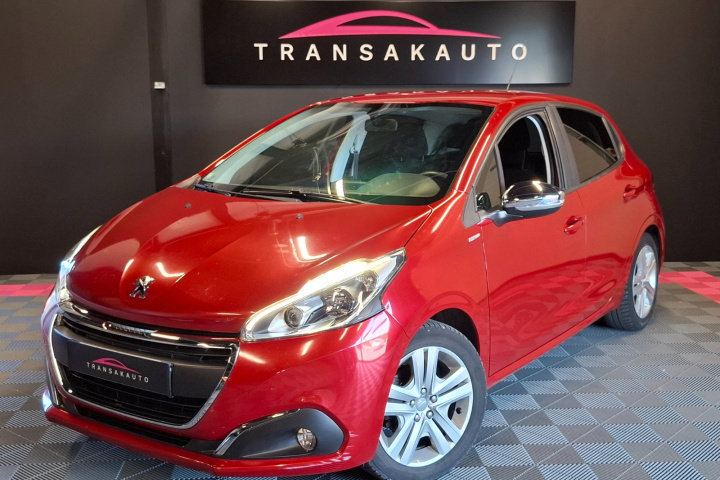 PEUGEOT 208